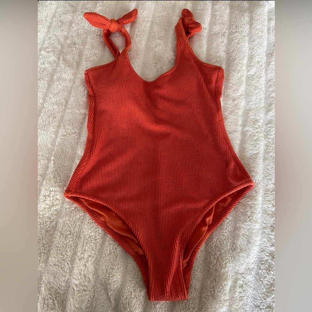 Kona Sol swimsuit size M